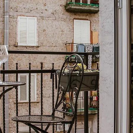 Marie Experience 1 Deluxe Apartman Nápoly